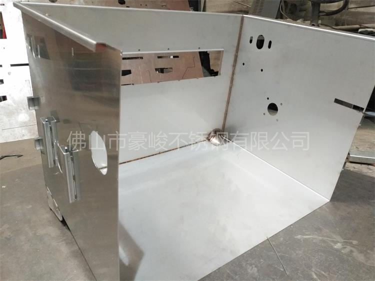 钣金加工机箱机柜，豪峻18年品质见证！
